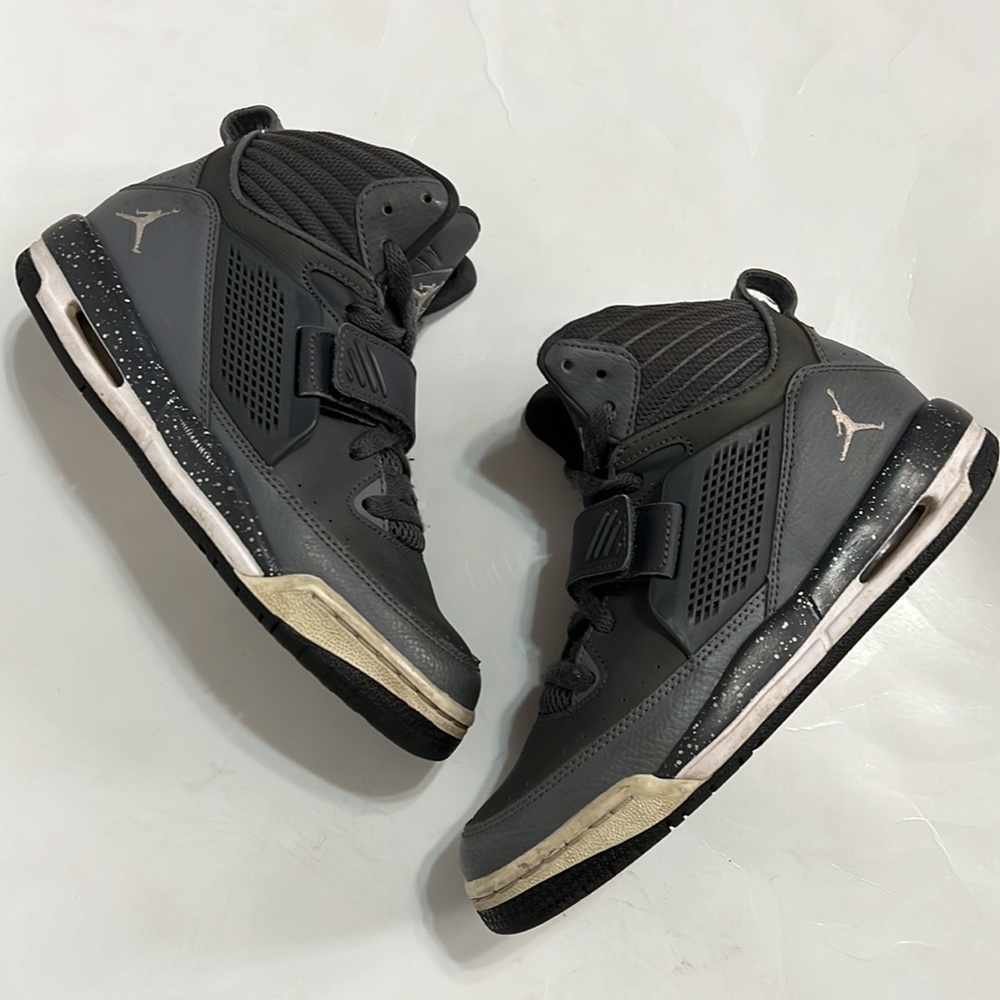 Jordan Flight 97 - Dark Grey Speckled - Youth Size 4Y - Shoes / Sneakers